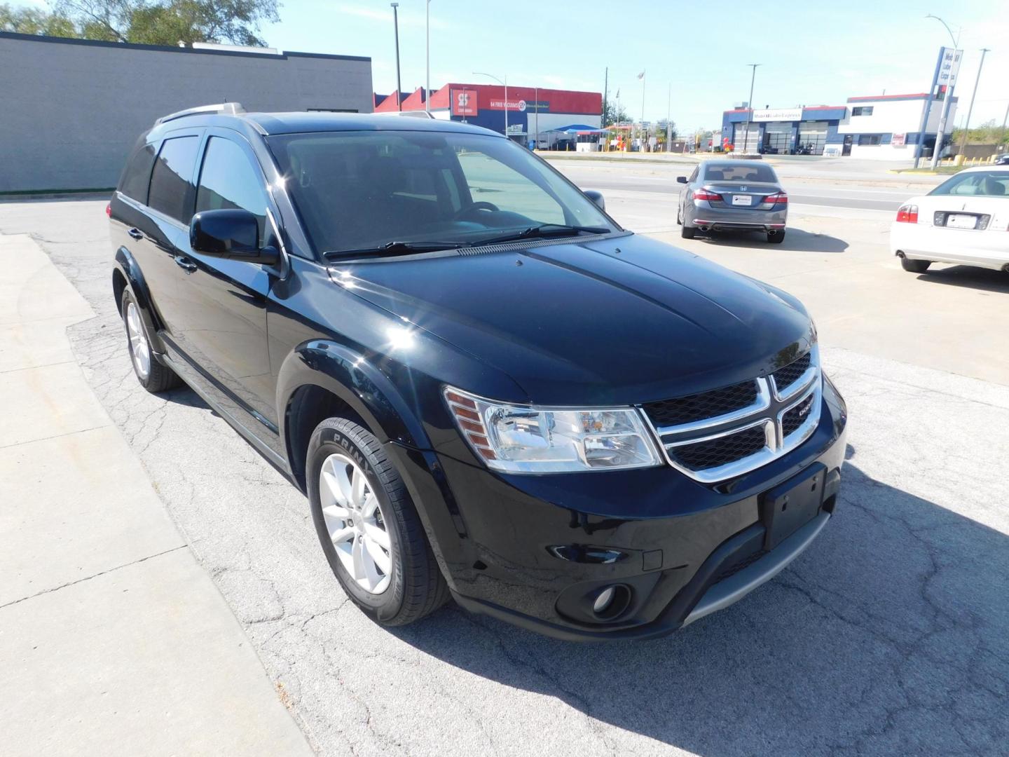 2017 BLACK Dodge Journey SXT (3C4PDCBB1HT) with an 2.4L L6 DOHC 16V engine, 4A transmission, located at 2121 Burlington St, North Kansas City, MO, 64116, (816) 556-0707, 39.144707, -94.581978 - Photo#9