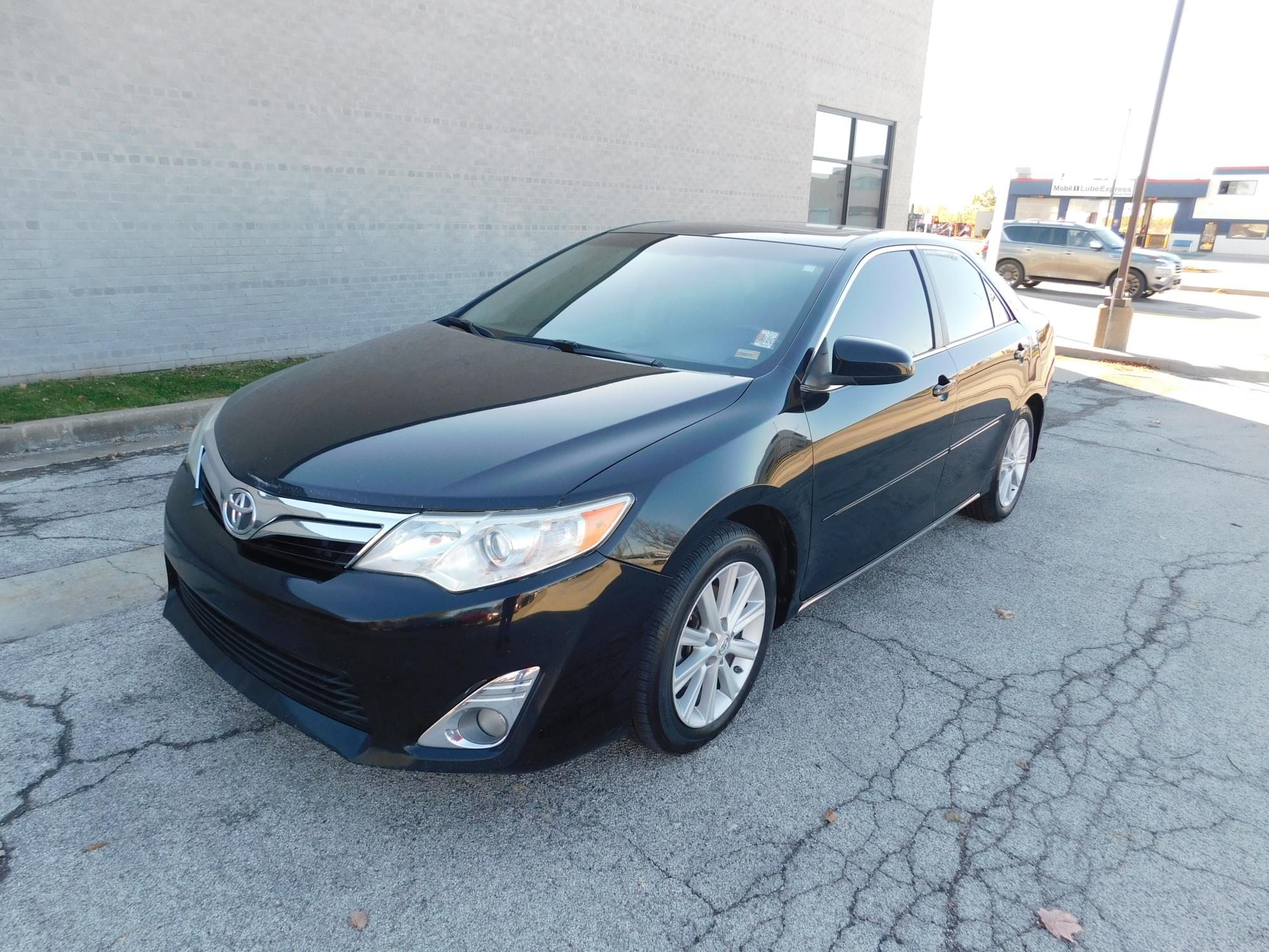 photo of 2012 Toyota Camry SEDAN 4-DR