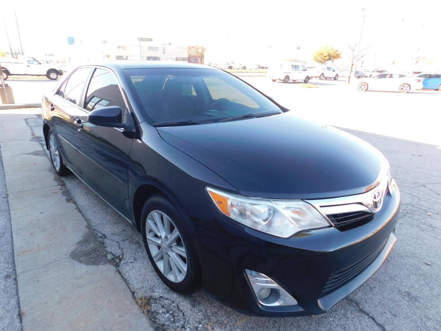 2012 BLACK Toyota Camry SE (4T4BF1FKXCR) with an 2.5L L4 DOHC 16V engine, 6-Speed Automatic transmission, located at 2121 Burlington St, North Kansas City, MO, 64116, (816) 556-0707, 39.144707, -94.581978 - Photo#10