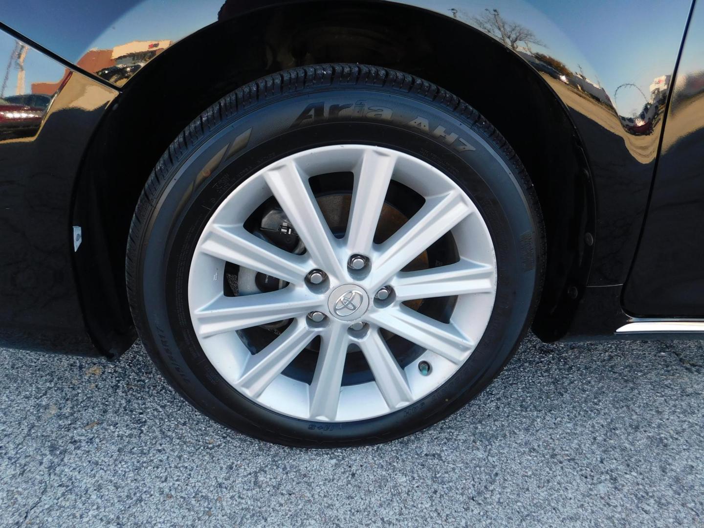 2012 BLACK Toyota Camry SE (4T4BF1FKXCR) with an 2.5L L4 DOHC 16V engine, 6-Speed Automatic transmission, located at 2121 Burlington St, North Kansas City, MO, 64116, (816) 556-0707, 39.144707, -94.581978 - Photo#1