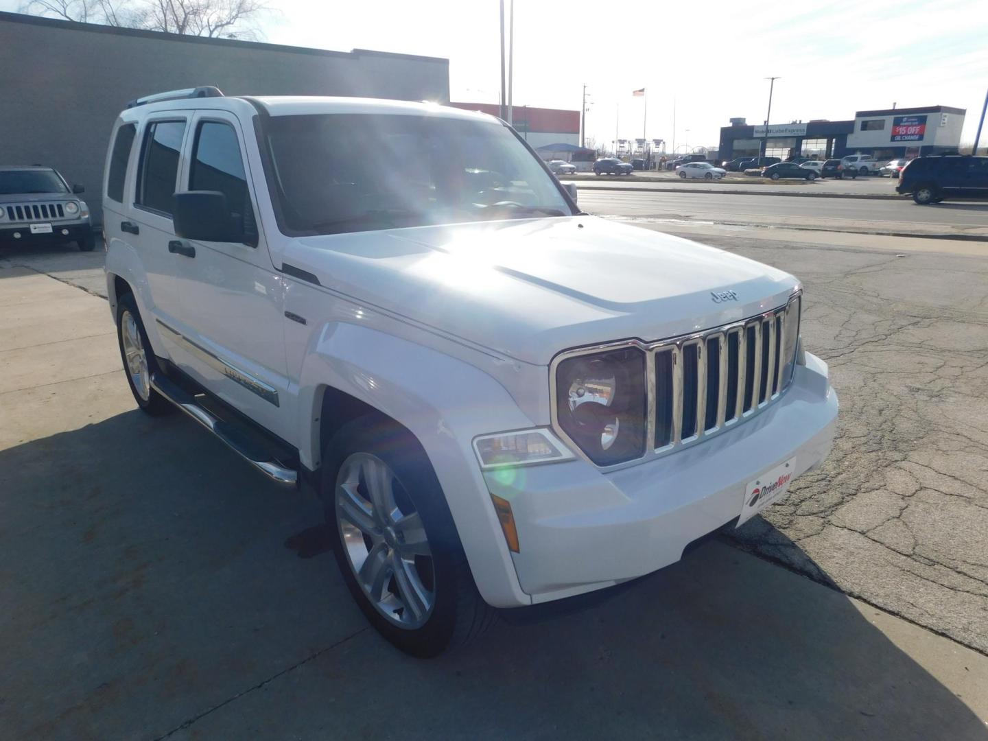 2012 WHITE Jeep Liberty Limited Jet 2WD (1C4PJLFK7CW) with an 3.7L V6 SOHC 12V engine, 4-Speed Automatic transmission, located at 2121 Burlington St, North Kansas City, MO, 64116, (816) 556-0707, 39.144707, -94.581978 - Photo#8