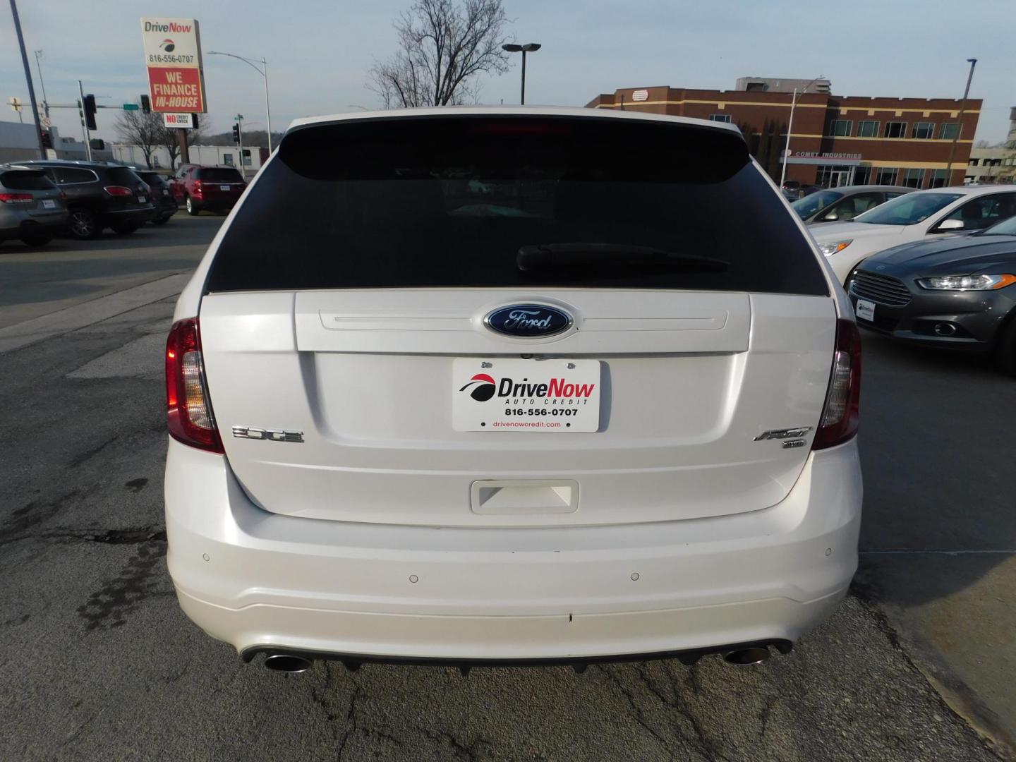 2013 WHITE Ford Edge Sport AWD (2FMDK4AK7DB) with an 3.7L V6 DOHC 24V engine, 6-Speed Automatic transmission, located at 2121 Burlington St, North Kansas City, MO, 64116, (816) 556-0707, 39.144707, -94.581978 - Photo#10