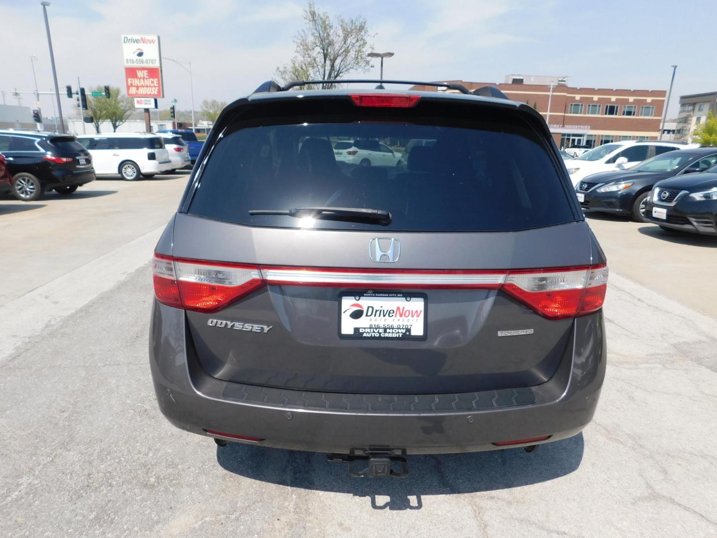 2013 GRAY Honda Odyssey Touring (5FNRL5H93DB) with an 3.5L V6 SOHC 24V engine, 5-Speed Automatic transmission, located at 2121 Burlington St, North Kansas City, MO, 64116, (816) 556-0707, 39.144707, -94.581978 - Photo#11