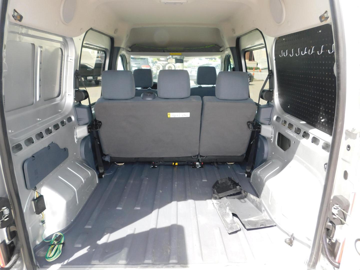 2012 SIVER Ford Transit Connect XLT Wagon (NM0KS9BN1CT) with an 2.0L L4 DOHC 16V engine, 4-Speed Automatic transmission, located at 2121 Burlington St, North Kansas City, MO, 64116, (816) 556-0707, 39.144707, -94.581978 - Photo#6