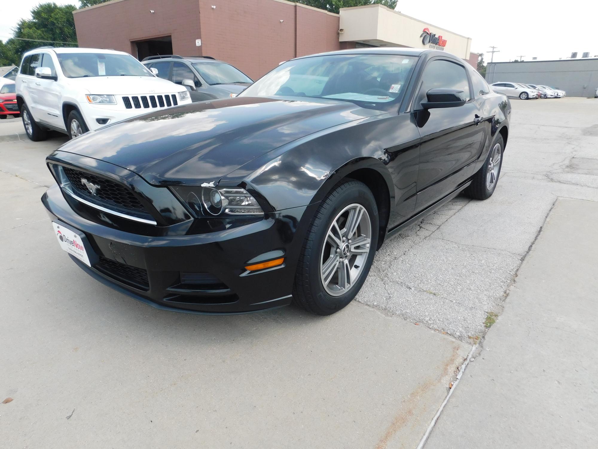 photo of 2013 Ford Mustang COUPE 2-DR