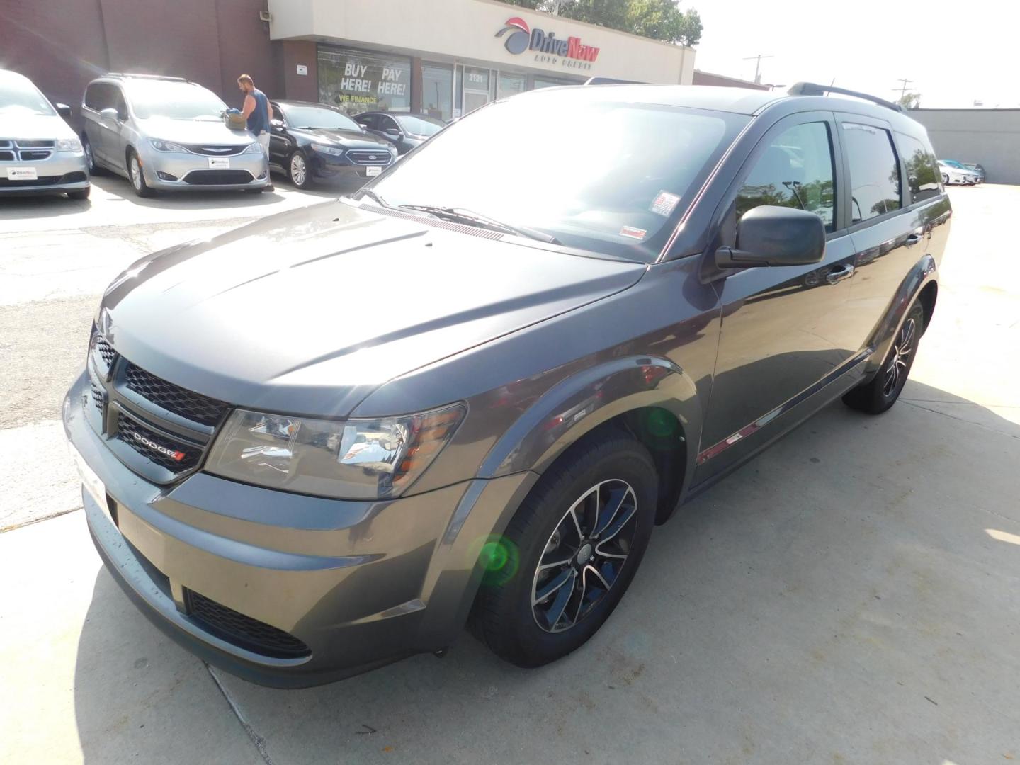 2017 GRAY Dodge Journey SE (3C4PDCAB2HT) with an 2.4L L4 DOHC 16V engine, 4A transmission, located at 2121 Burlington St, North Kansas City, MO, 64116, (816) 556-0707, 39.144707, -94.581978 - Photo#0