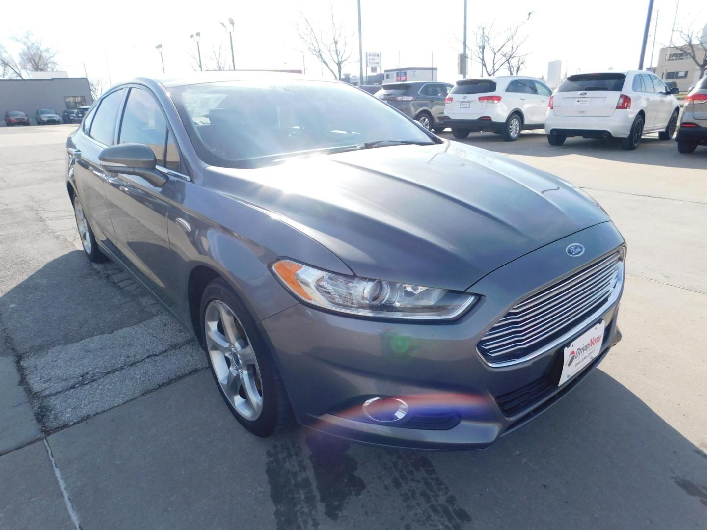 2013 GRAY Ford Fusion SE (3FA6P0H77DR) with an 2.5L L4 DOHC 16V engine, located at 2121 Burlington St, North Kansas City, MO, 64116, (816) 556-0707, 39.144707, -94.581978 - Photo#9