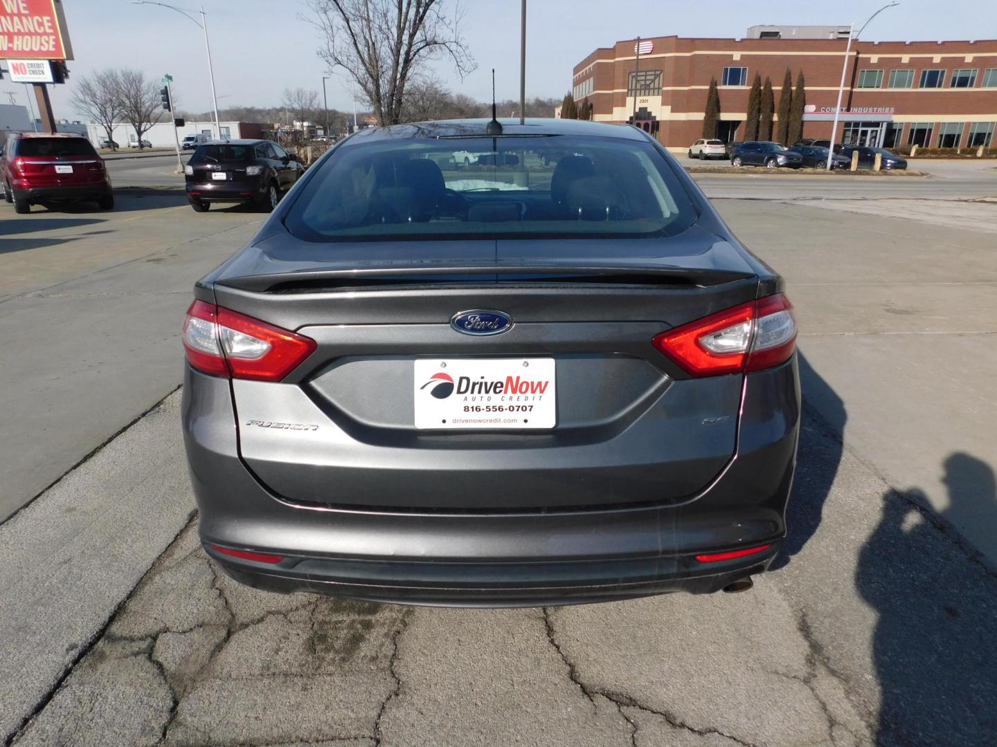 2013 GRAY Ford Fusion SE (3FA6P0H77DR) with an 2.5L L4 DOHC 16V engine, located at 2121 Burlington St, North Kansas City, MO, 64116, (816) 556-0707, 39.144707, -94.581978 - Photo#8