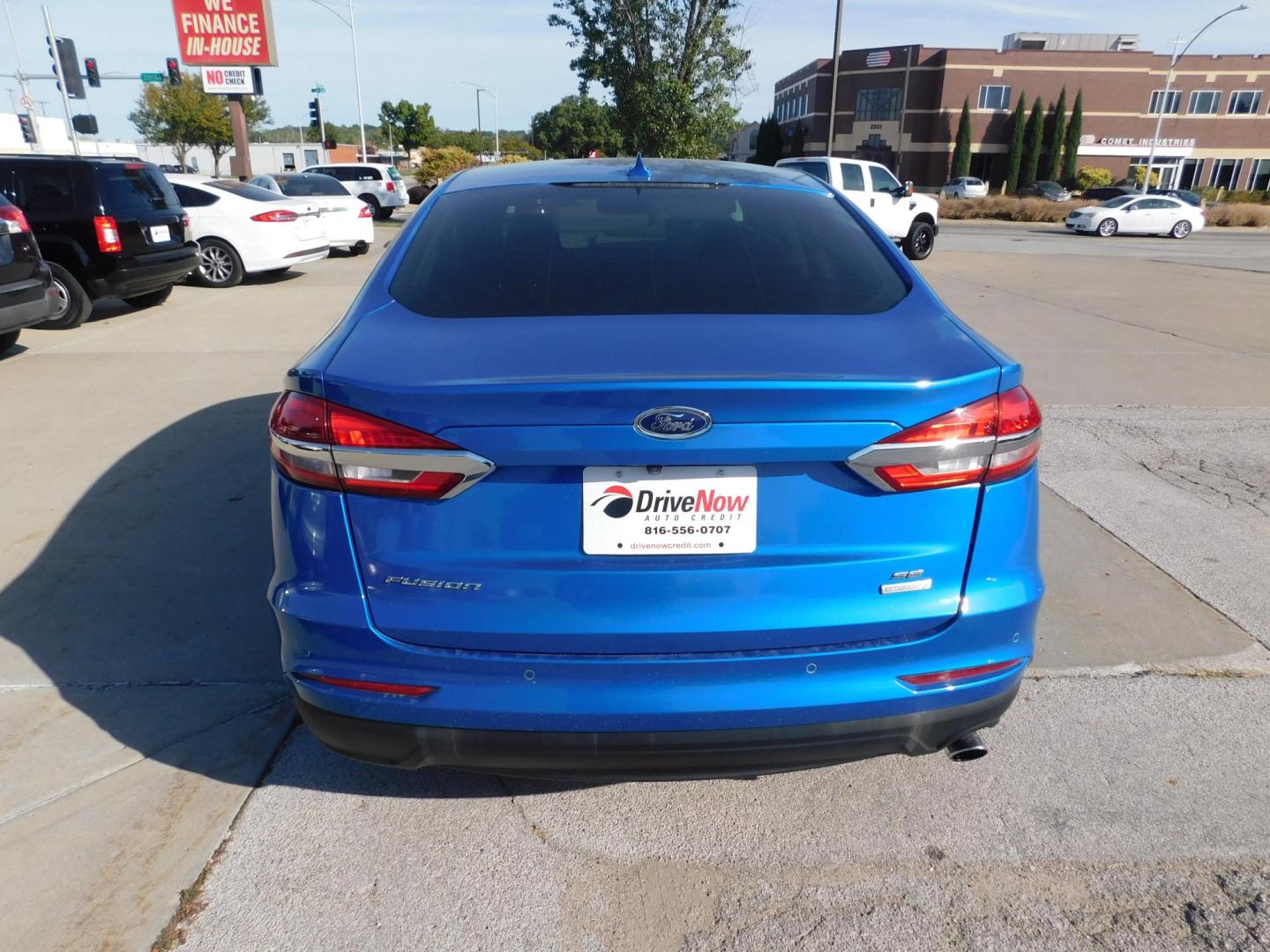 2019 BLUE Ford Fusion SE (3FA6P0HD0KR) with an 1.5L L4 DOHC 16V engine, 6A transmission, located at 2121 Burlington St, North Kansas City, MO, 64116, (816) 556-0707, 39.144707, -94.581978 - Photo#8