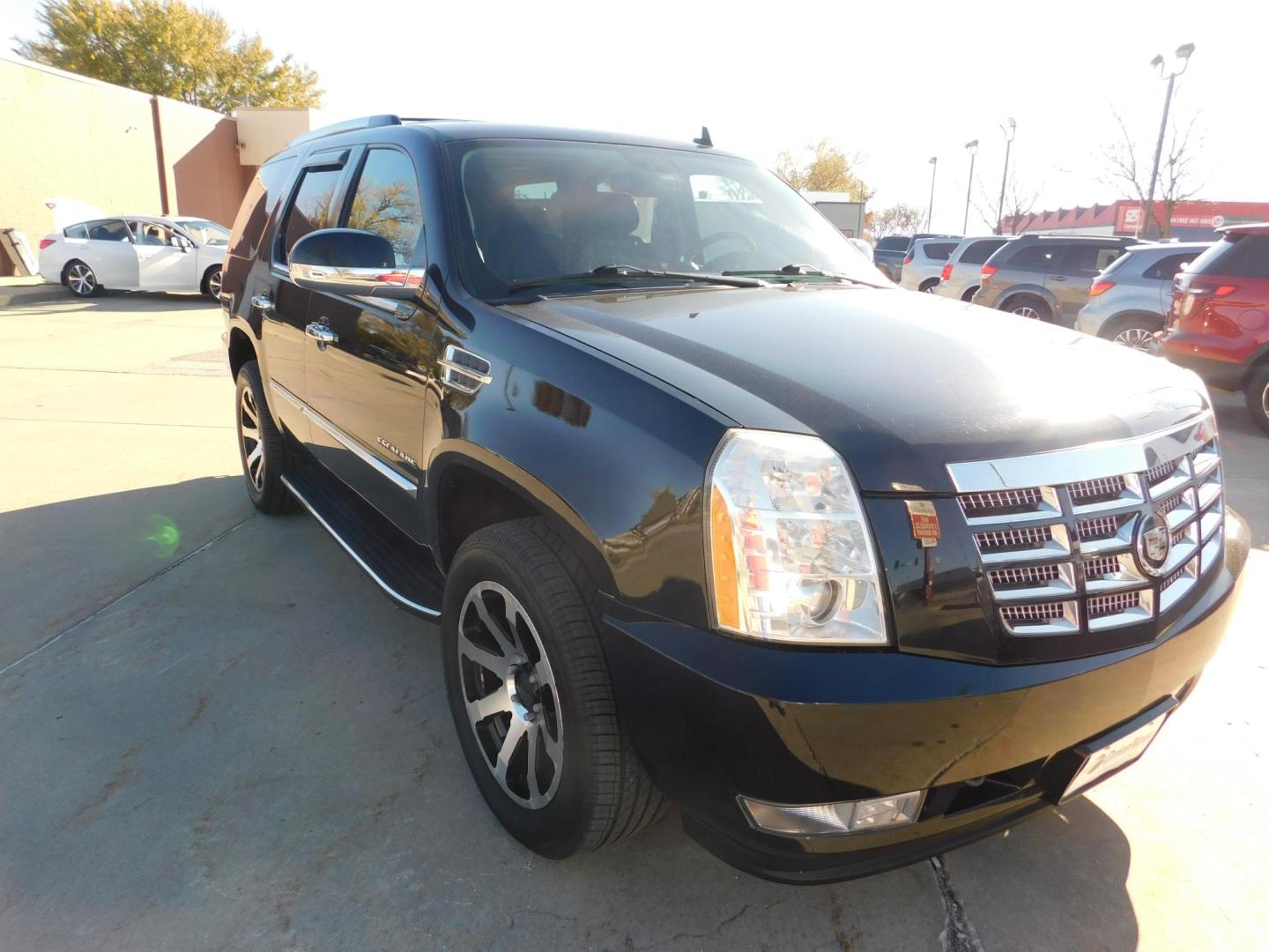 2009 BLACK Cadillac Escalade AWD (1GYFK23229R) with an 6.2L V8 OHV 16V FFV engine, 6-Speed Automatic transmission, located at 2121 Burlington St, North Kansas City, MO, 64116, (816) 556-0707, 39.144707, -94.581978 - Photo#11