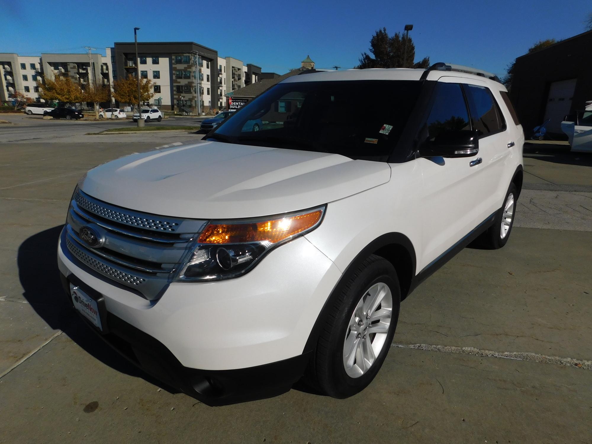 photo of 2014 Ford Explorer XLT 4WD