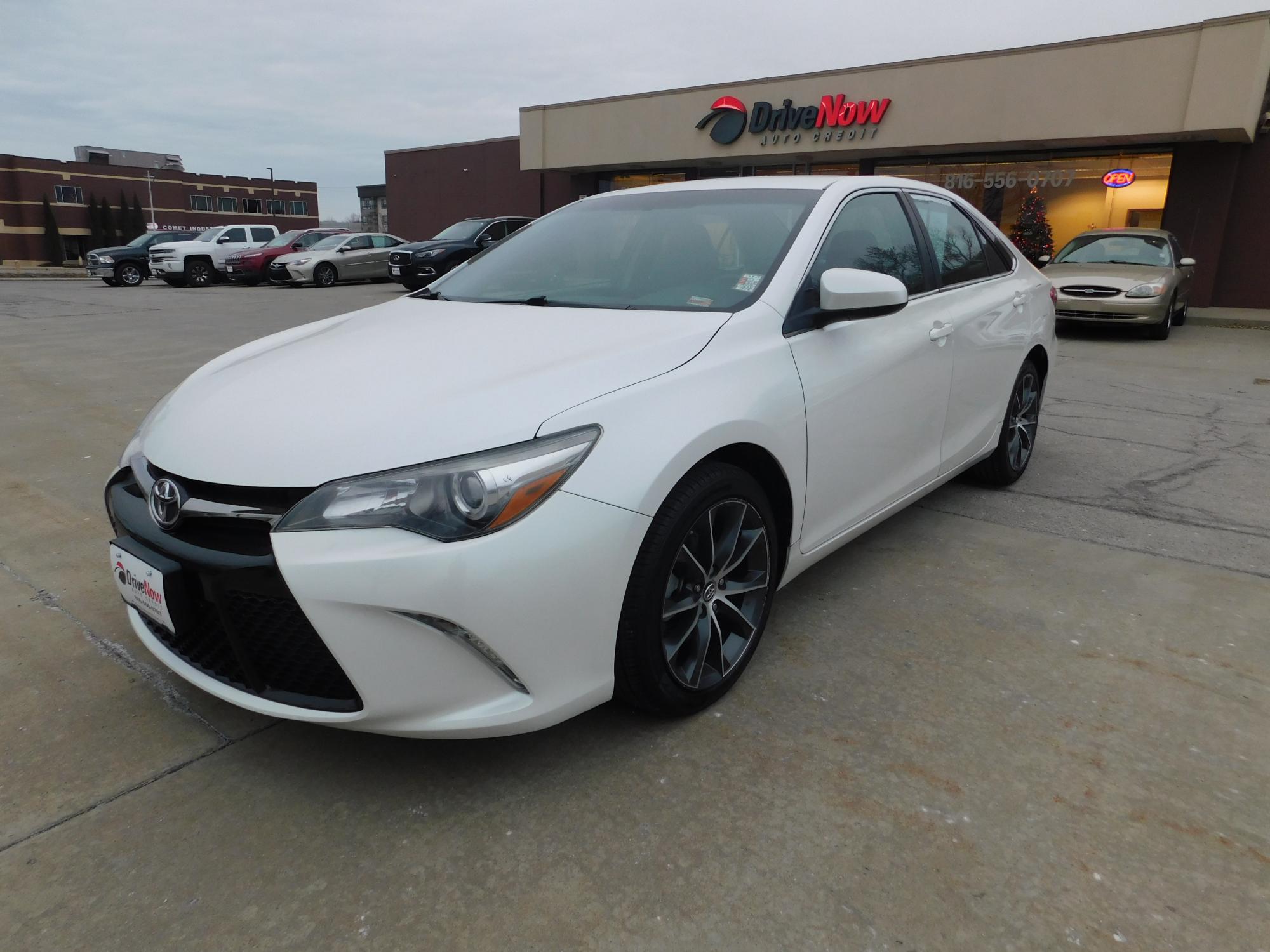 photo of 2015 Toyota Camry SE