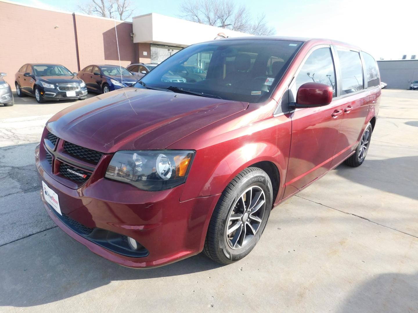 2018 RED Dodge Grand Caravan GT (2C4RDGEG3JR) with an 3.6L V6 DOHC 24V engine, 6A transmission, located at 2121 Burlington St, North Kansas City, MO, 64116, (816) 556-0707, 39.144707, -94.581978 - Photo#0