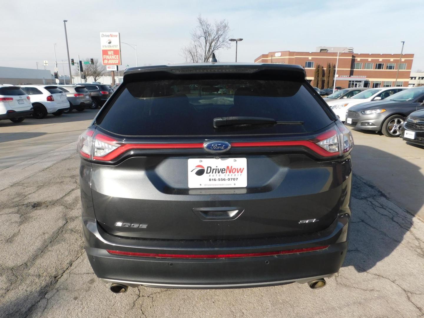 2016 GRAY Ford Edge SEL FWD (2FMPK3J84GB) with an 3.5L V6 DOHC 24V engine, 6A transmission, located at 2121 Burlington St, North Kansas City, MO, 64116, (816) 556-0707, 39.144707, -94.581978 - Photo#9